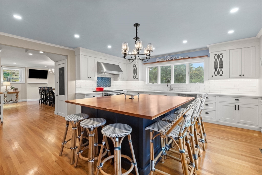 35 Beach Road Gloucester, MA 01930 - Photo 5 of 42