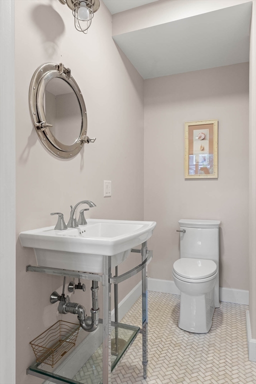 35 Beach Road Gloucester, MA 01930 - Photo 10 of 42