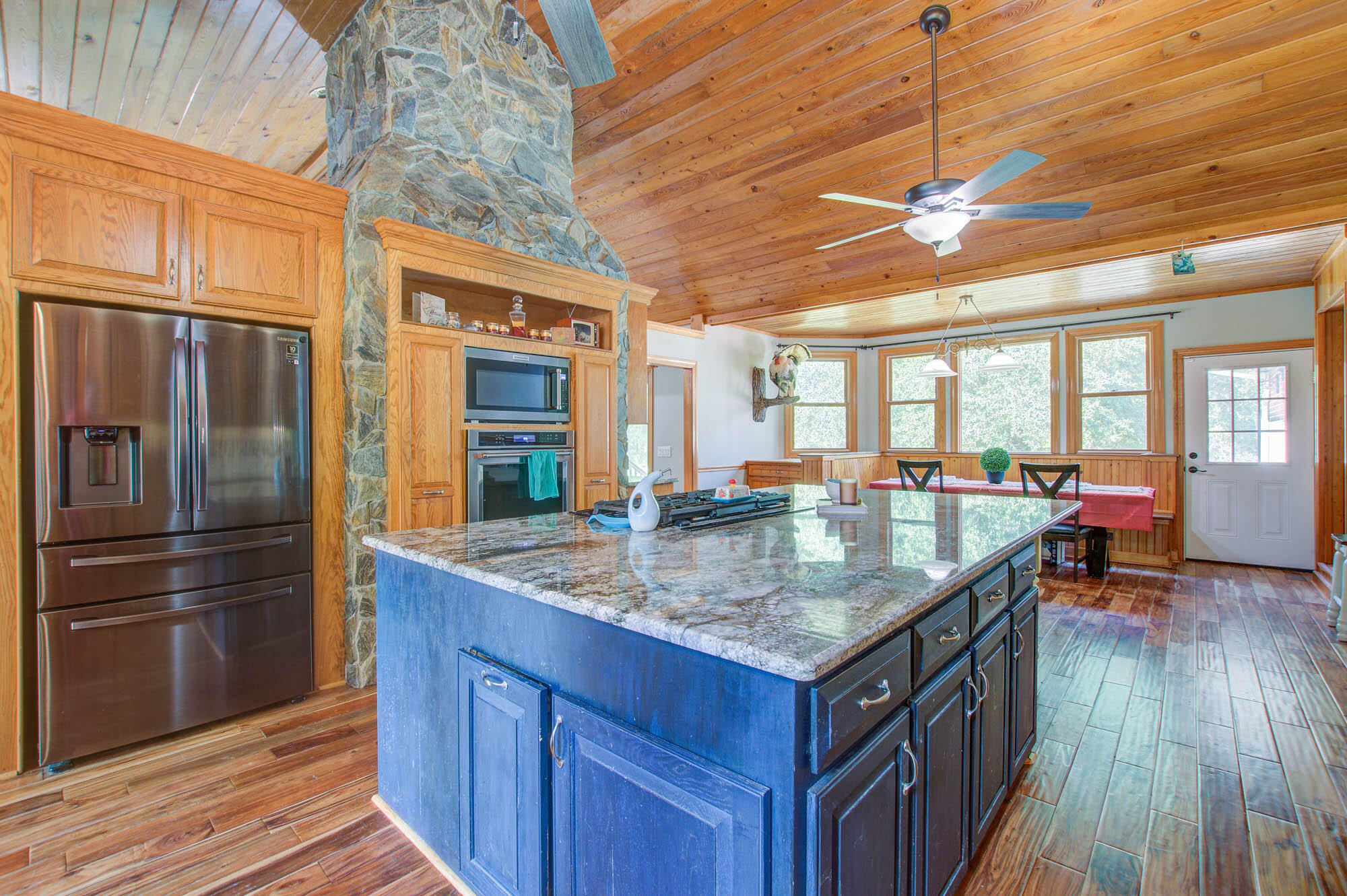 135 Brant Acres Lane Bonneau, SC 29431 - Photo 19 of 50 Grand Kitchen