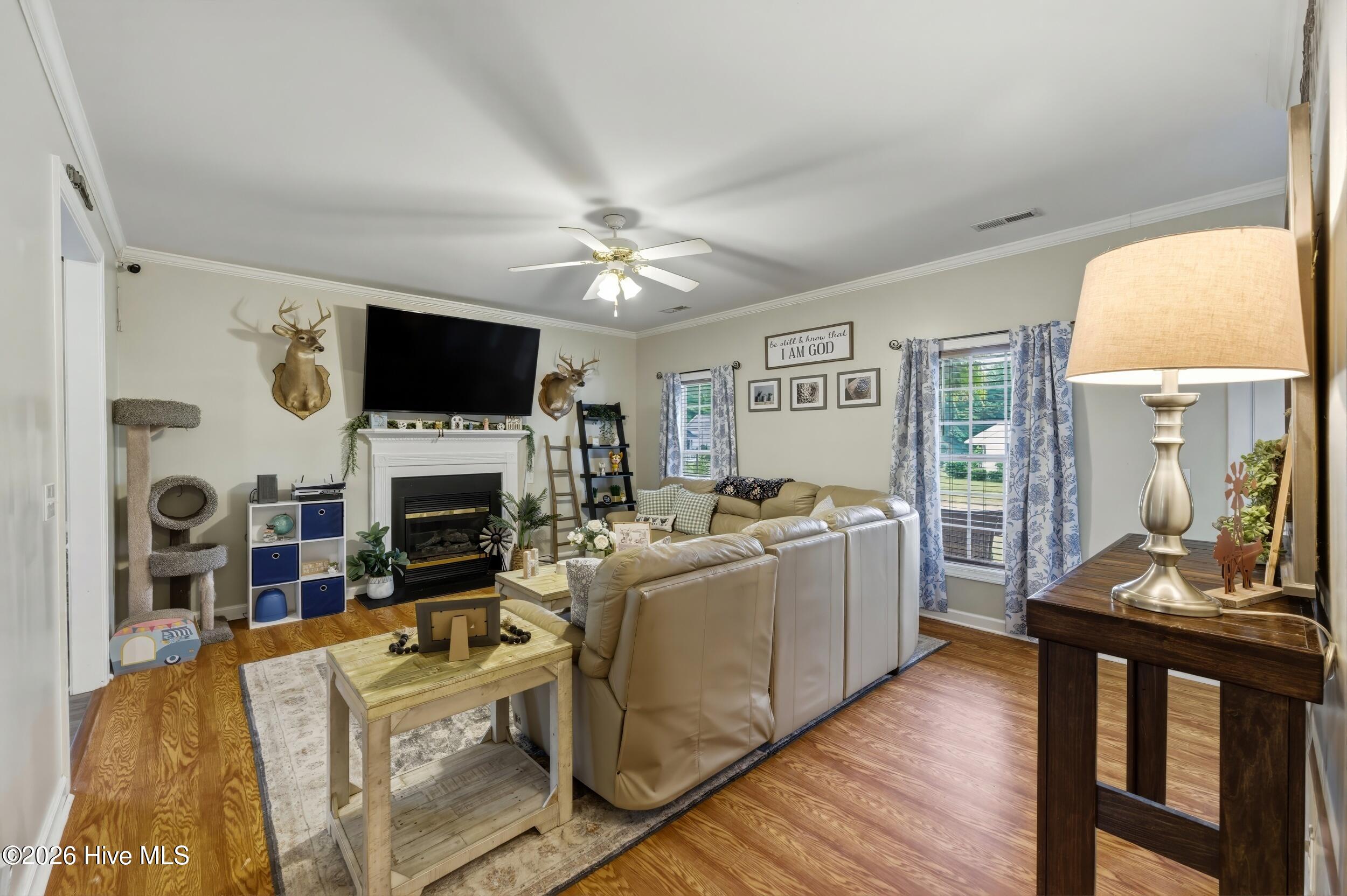 304 Sandy Knob Lane Rocky Mount, NC 27803 - Photo 7 of 31 Living Room