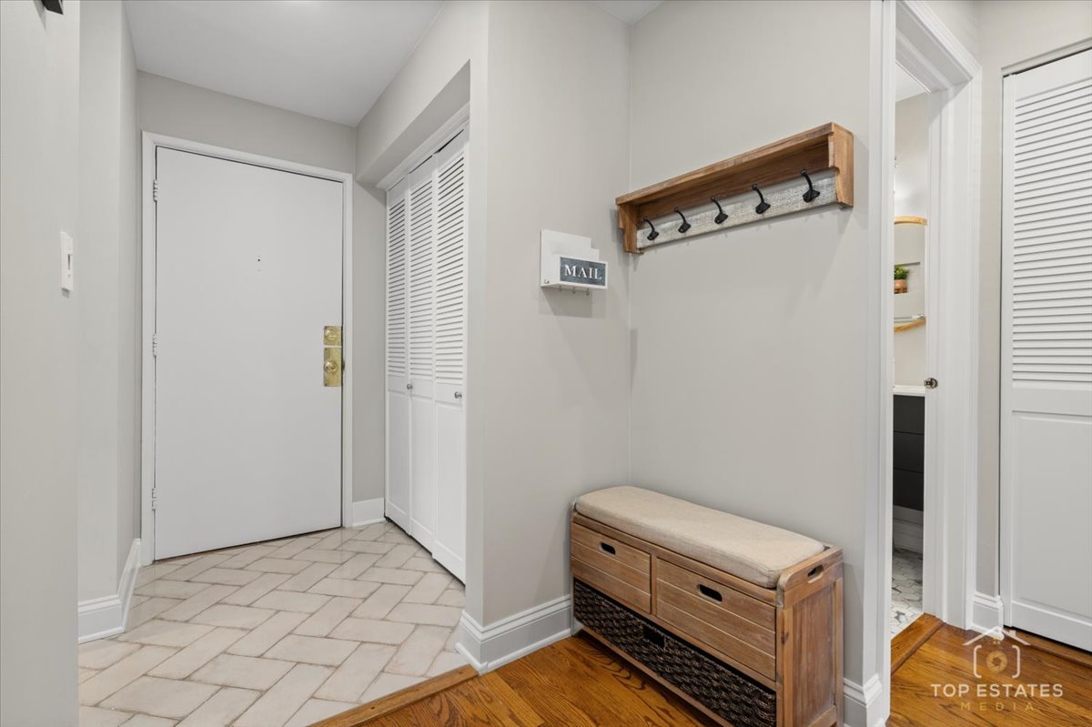 1227 South Old Wilke Road, Unit 201 Rolling Meadows, IL 60005 - Photo 26 of 40 a view of an empty room