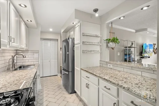 $275,000 | 1227 South Old Wilke Road, Unit 201, Rolling Meadows, IL 60005