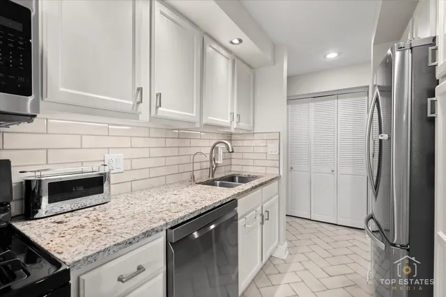 $275,000 | 1227 South Old Wilke Road, Unit 201, Rolling Meadows, IL 60005