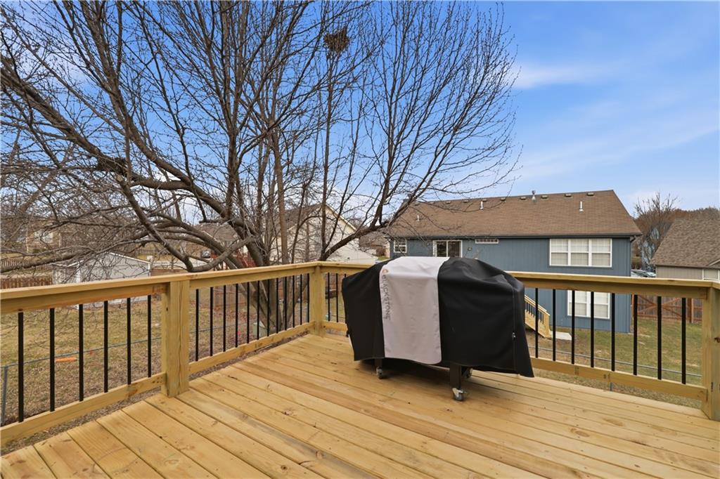 205 Pacific Court Raymore, MO 64083 - Photo 28 of 31