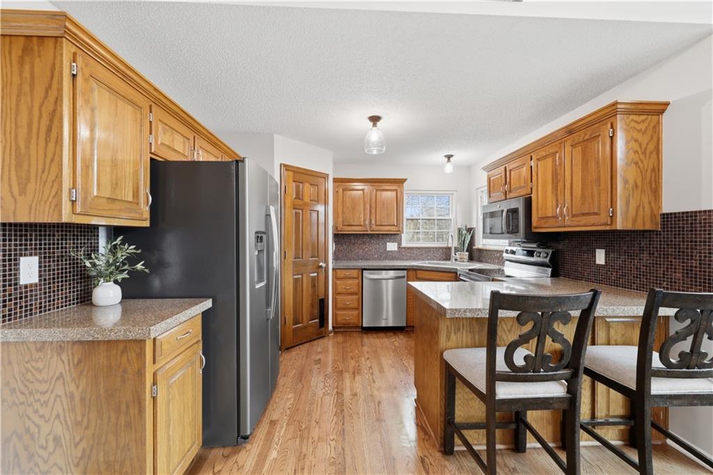 205 Pacific Court Raymore, MO 64083 - Photo 7 of 31