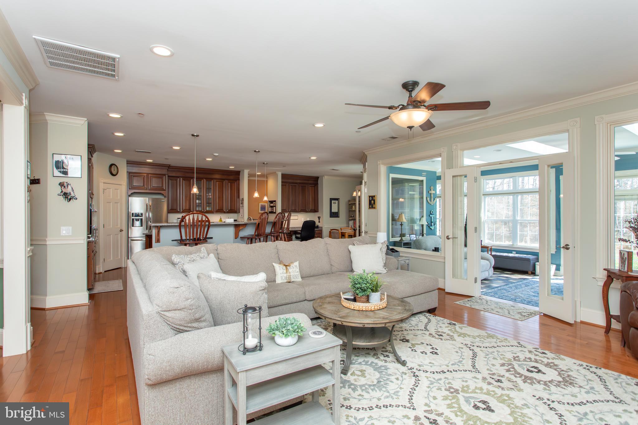 6901 Accokeek Road Brandywine, MD 20613 - Photo 4 of 82 Living room
