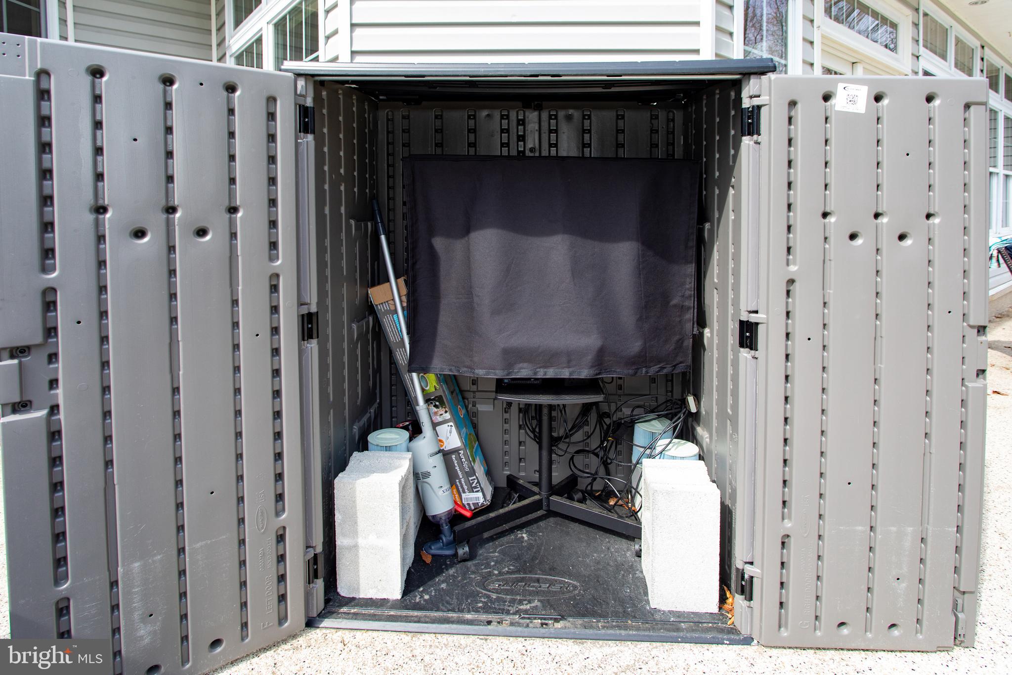 6901 Accokeek Road Brandywine, MD 20613 - Photo 74 of 82 Deck shed with TV (conveys)