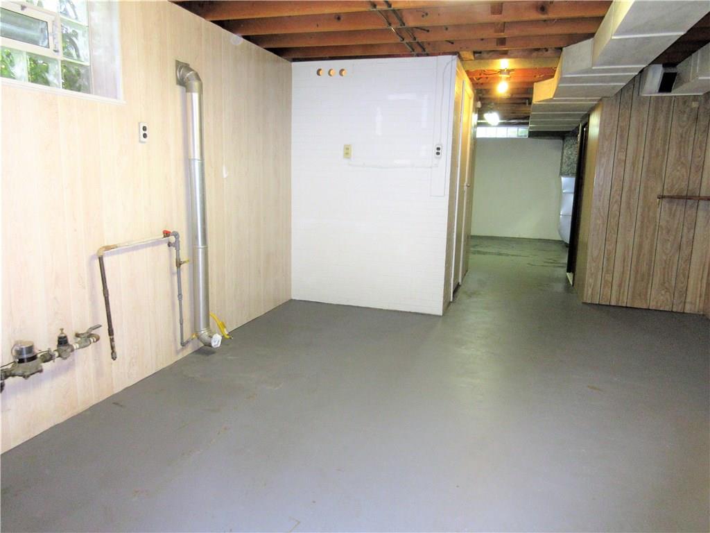 714 Freeport Road Freeport, PA 16229 - Photo 14 of 25 18 x 13 ' laundry room