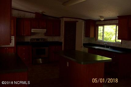 443 Battleground Road Atkinson, NC 28421 - Photo 5 of 15 kitchen