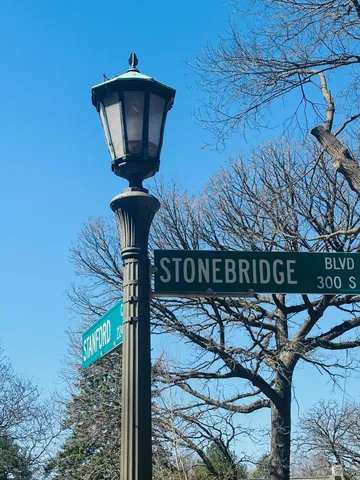 $550,000 | 317 South Stonebridge Boulevard, St. Paul, MN 55105