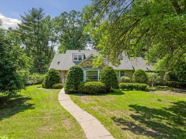 $550,000 | 317 South Stonebridge Boulevard, St. Paul, MN 55105