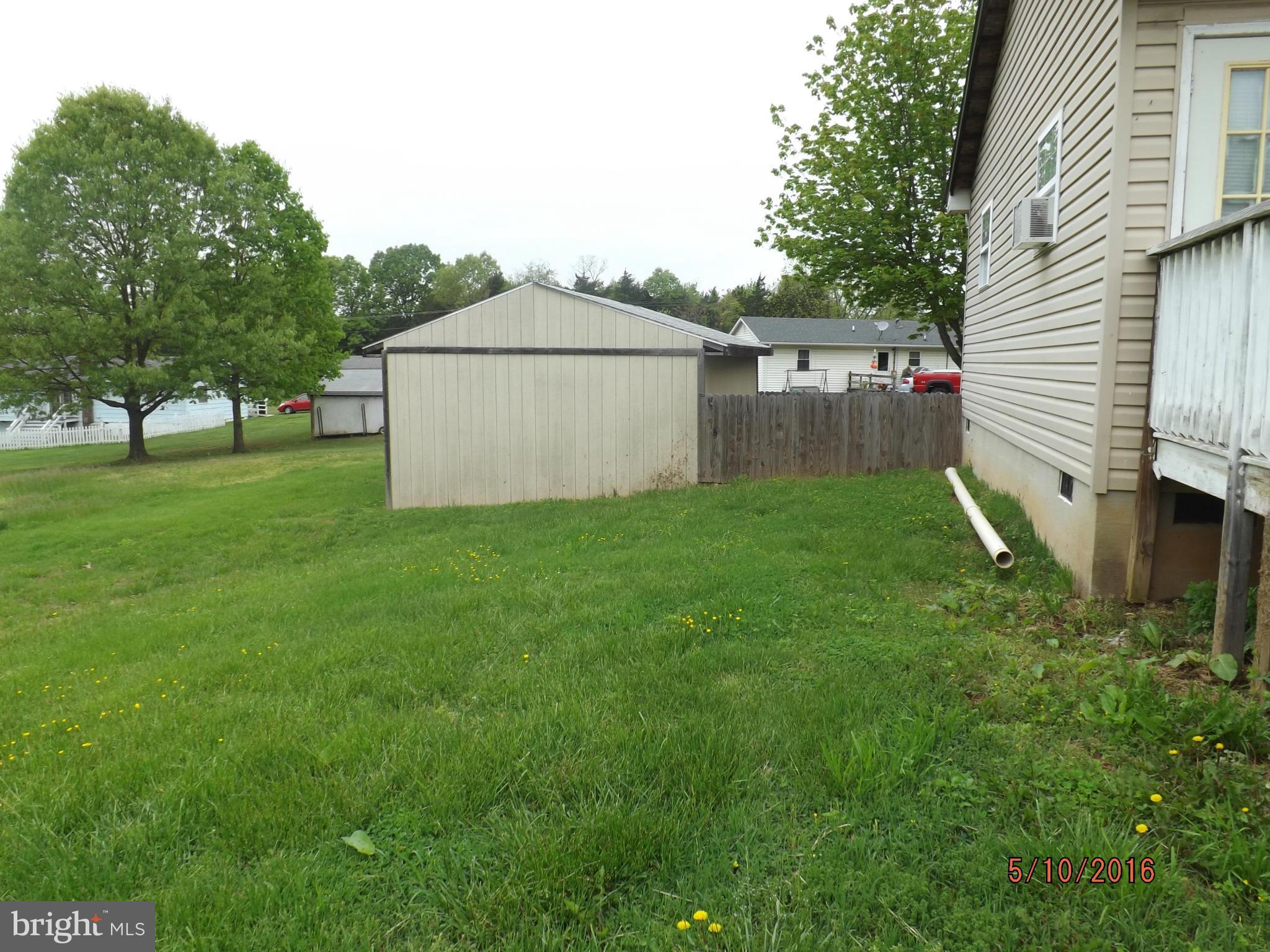 84 Blue Mountain Road Front Royal, VA 22630 - Photo 5 of 19 Exterior (Rear)
