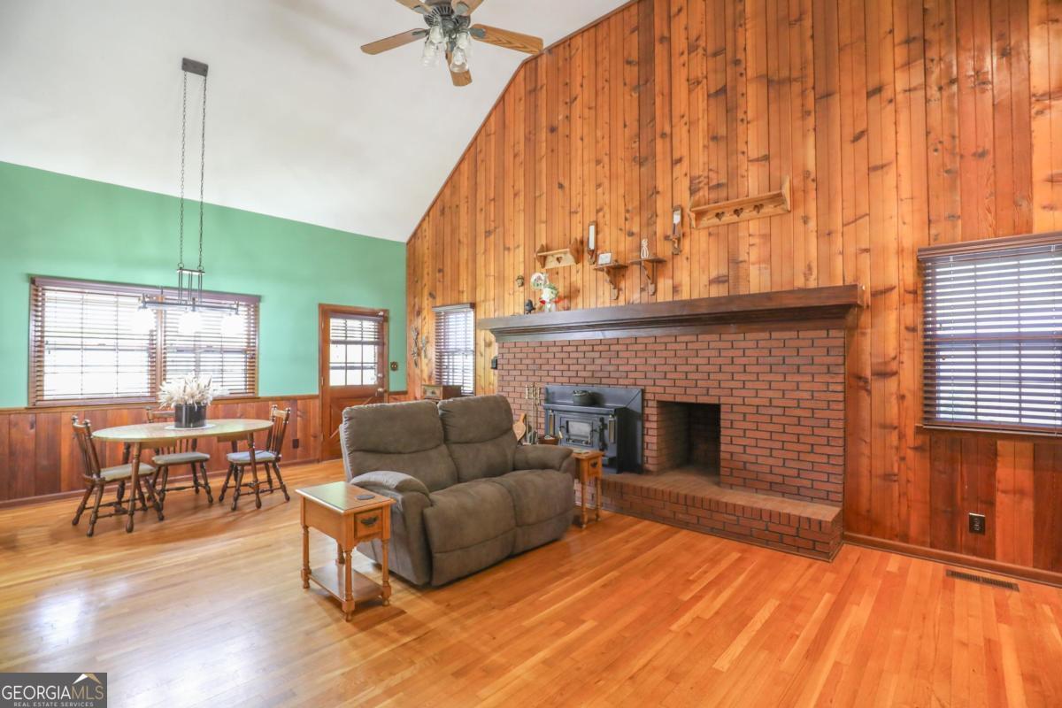 321 South Steel Bridge Road Eatonton, GA 31024 - Photo 9 of 45