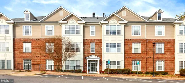 $359,000 | 621 Cobblestone Boulevard, Unit T9, Fredericksburg, VA 22401
