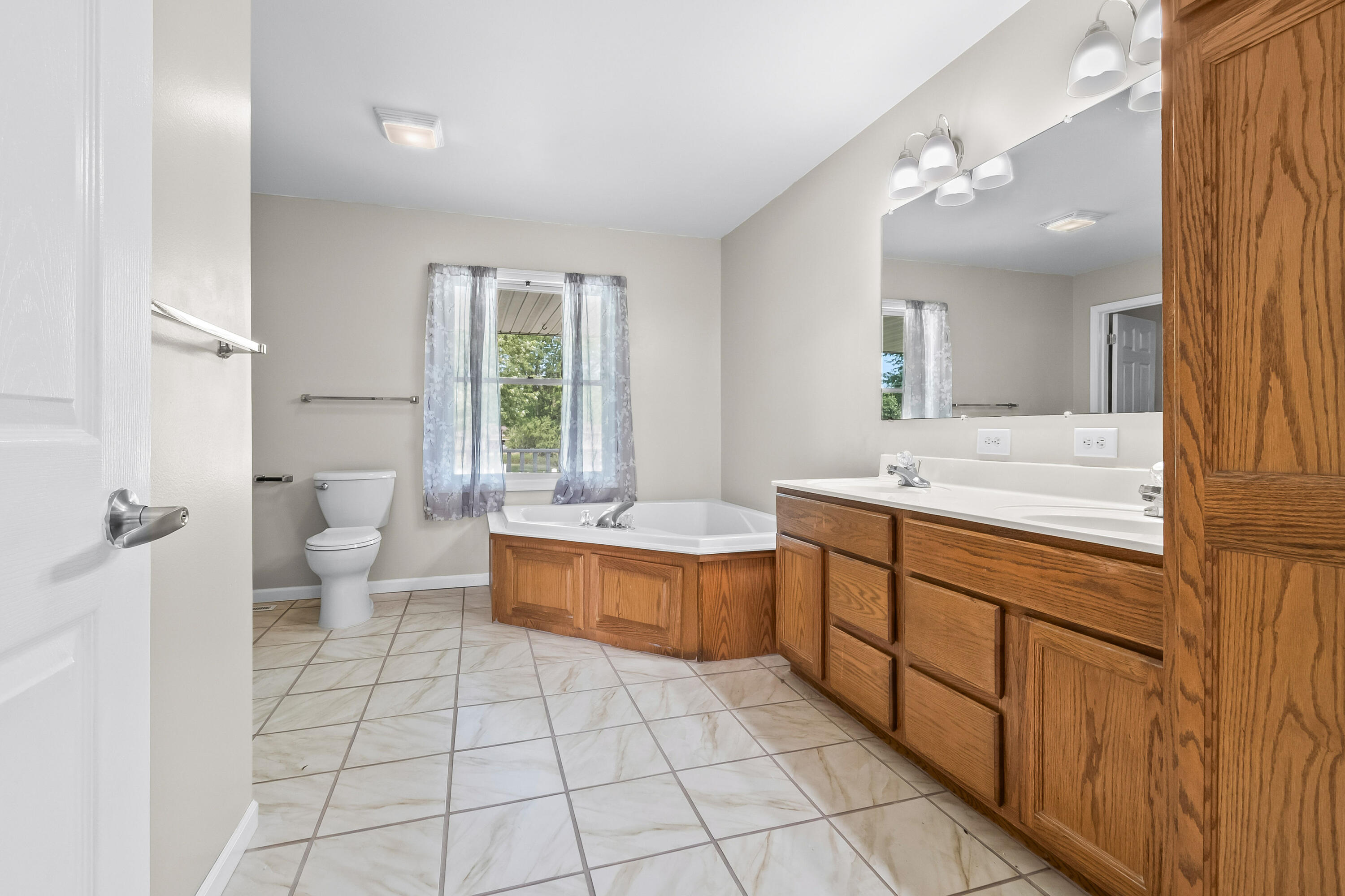 8651 Moreland Road Jerome, MI 49249 - Photo 15 of 56 39