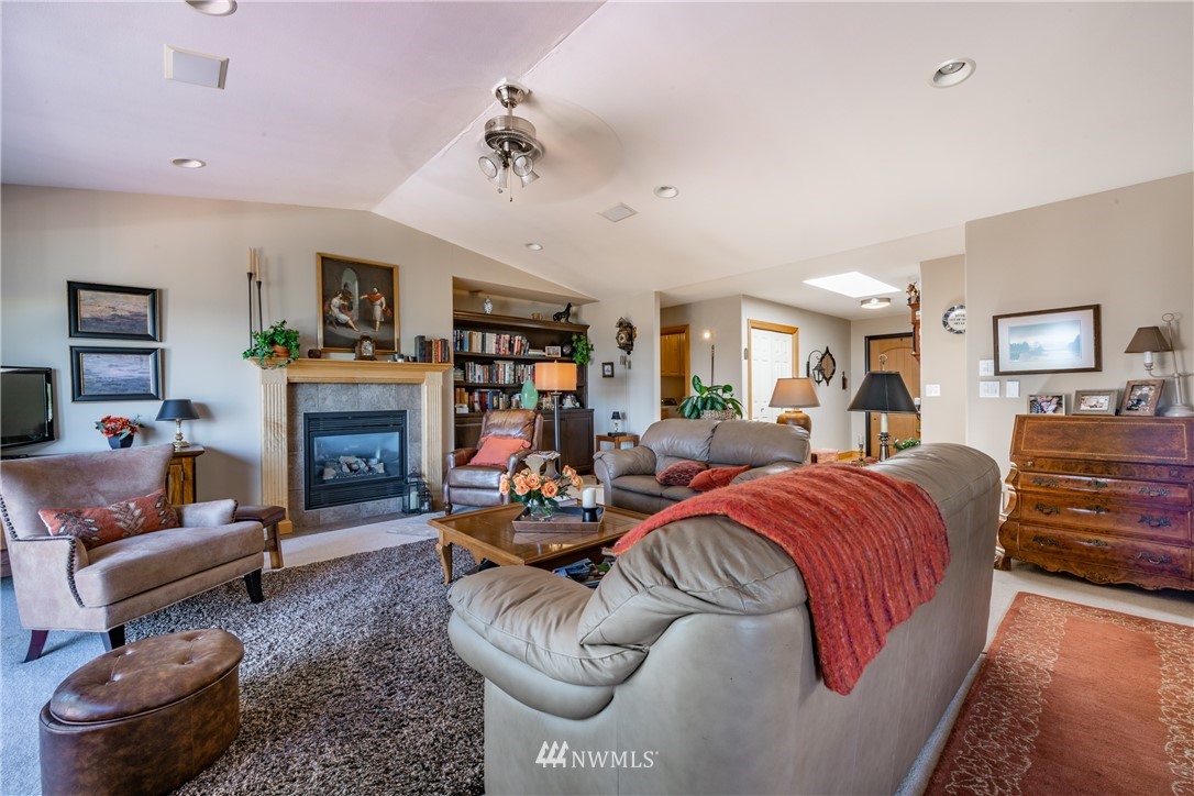 8160 Comox Road Blaine, WA 98230 - Photo 11 of 36 Gallery Image 11