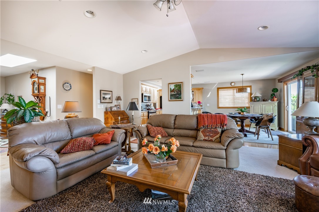 8160 Comox Road Blaine, WA 98230 - Photo 12 of 36 Gallery Image 12
