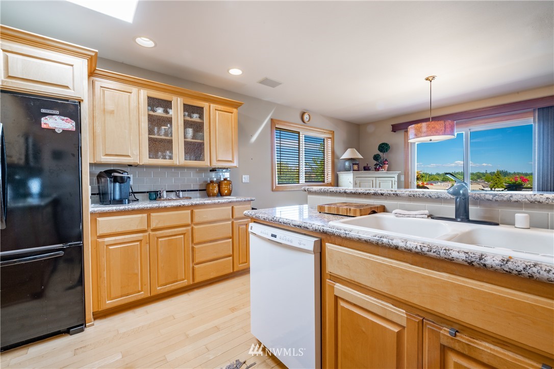 8160 Comox Road Blaine, WA 98230 - Photo 13 of 36 Gallery Image 13
