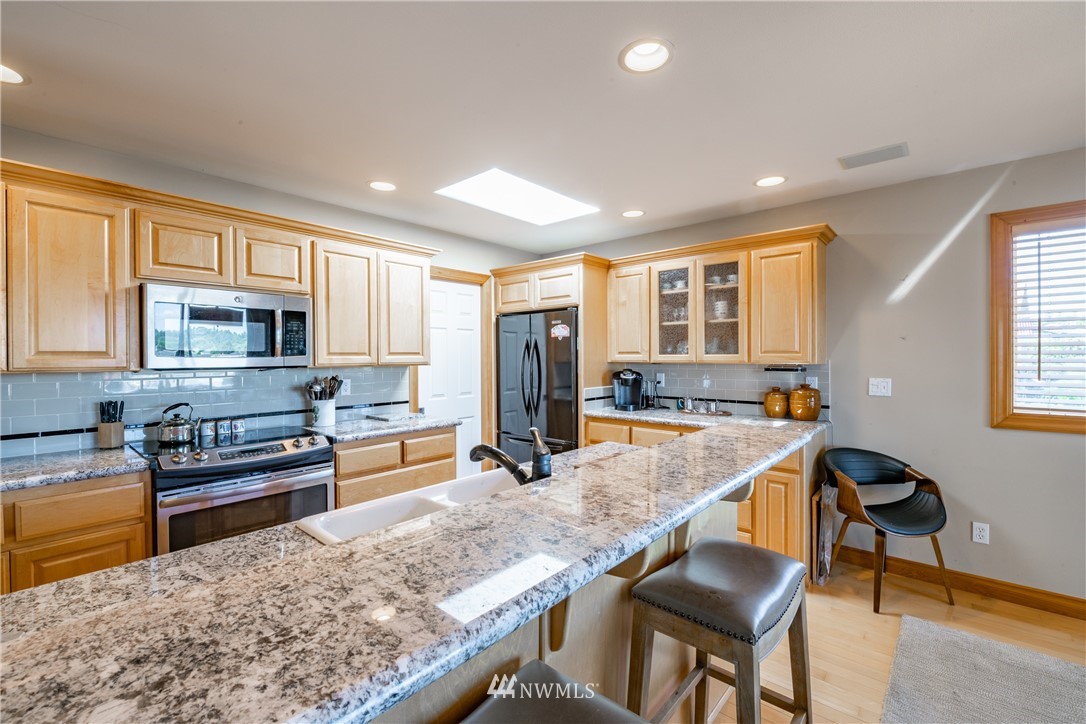 8160 Comox Road Blaine, WA 98230 - Photo 14 of 36 Gallery Image 14