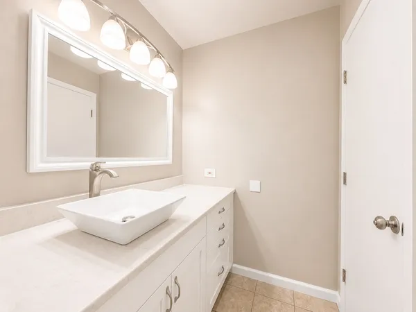 $279,900 | 250 Acorn Drive, Streamwood, IL 60107
