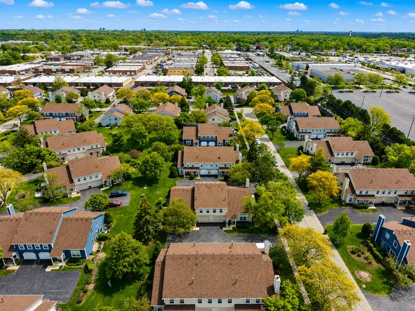 $279,900 | 250 Acorn Drive, Streamwood, IL 60107