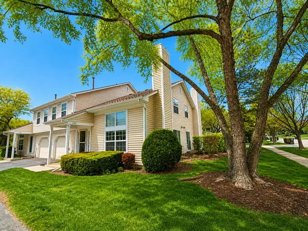 $279,900 | 250 Acorn Drive, Streamwood, IL 60107