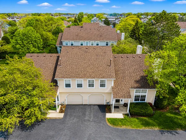 $279,900 | 250 Acorn Drive, Streamwood, IL 60107