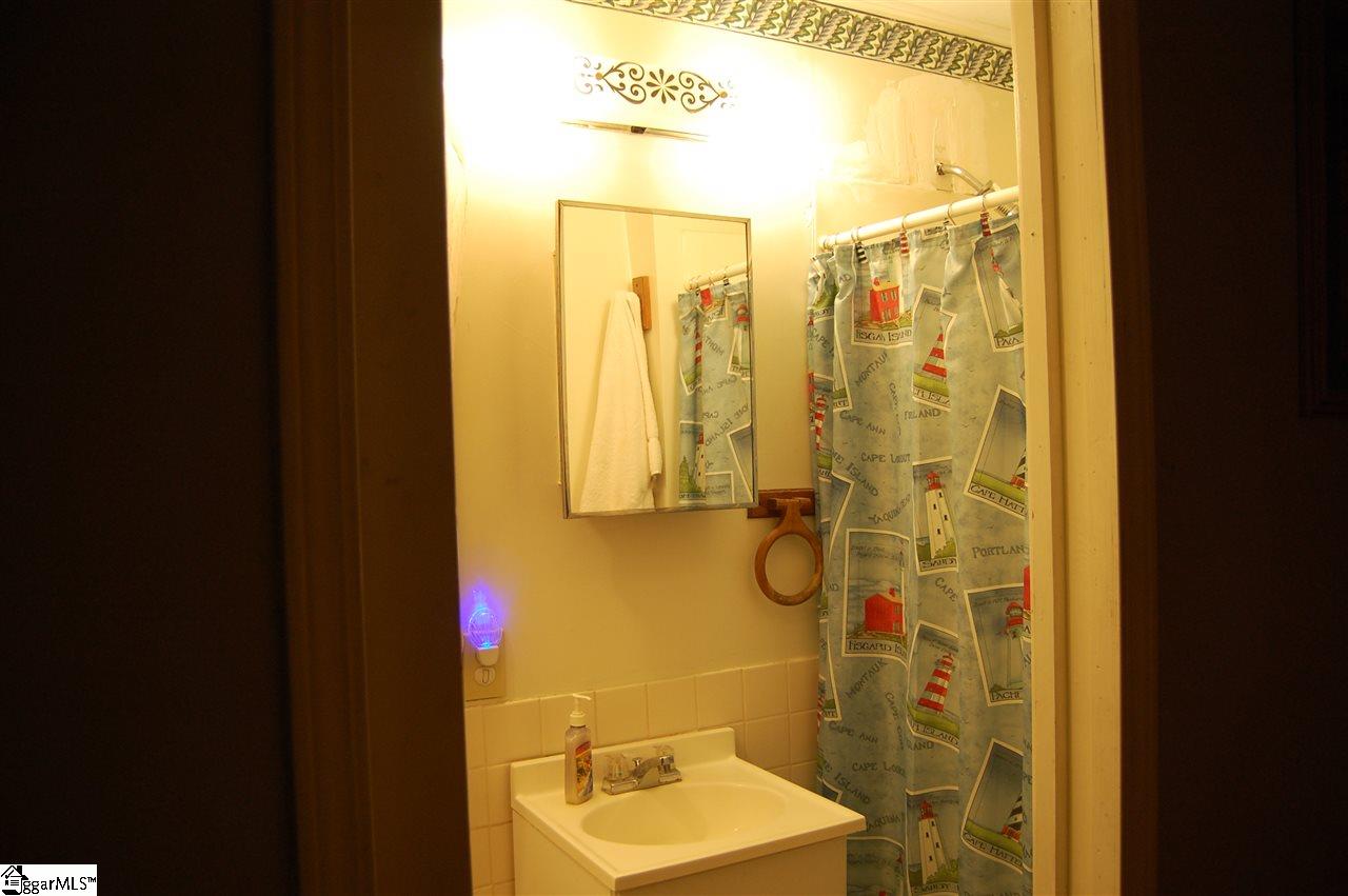 2351 Stomp Springs Road Clinton, SC 29325 - Photo 12 of 32