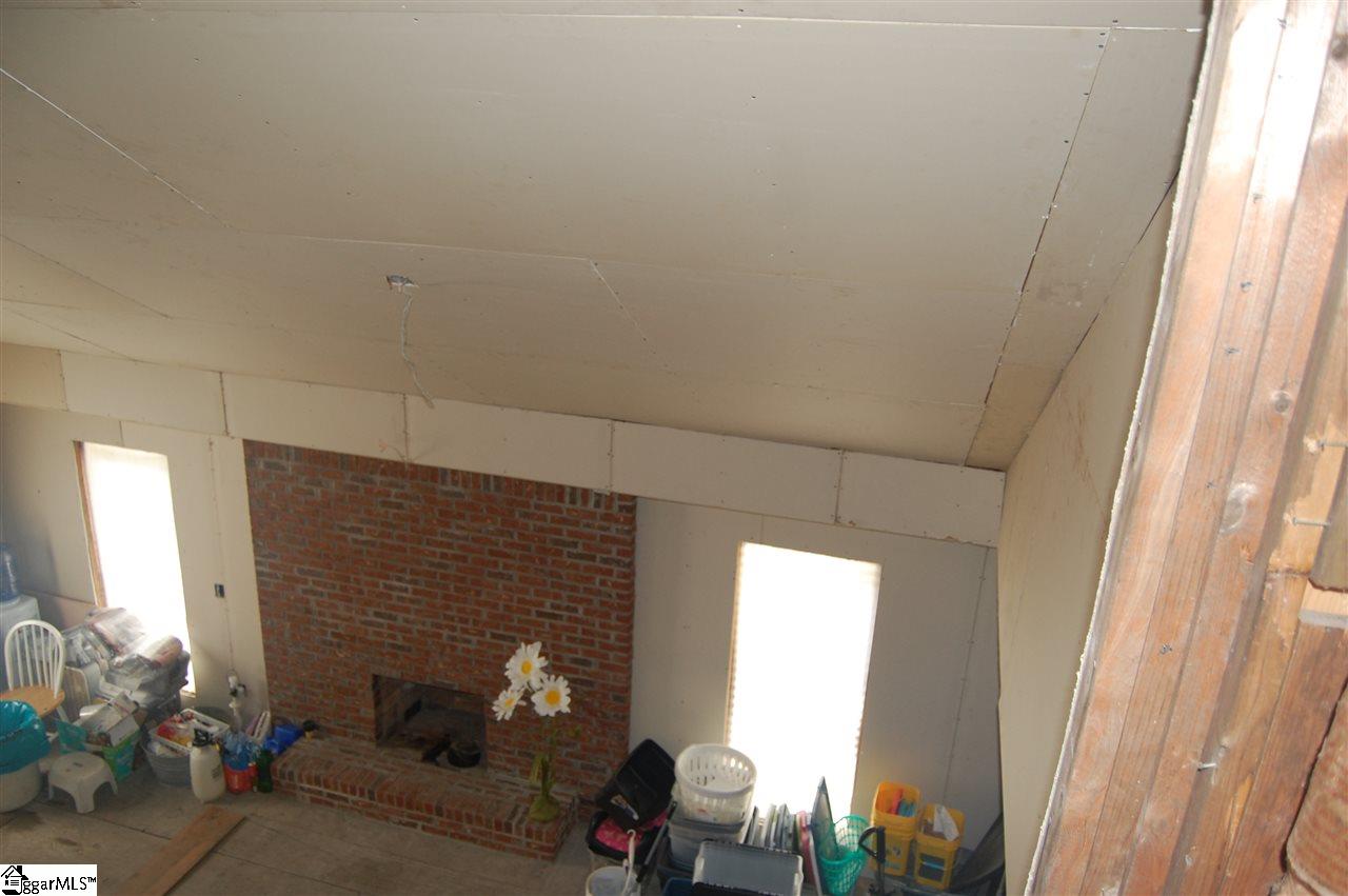 2351 Stomp Springs Road Clinton, SC 29325 - Photo 18 of 32