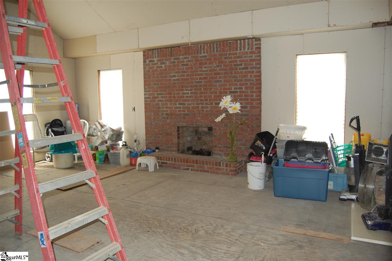 2351 Stomp Springs Road Clinton, SC 29325 - Photo 19 of 32