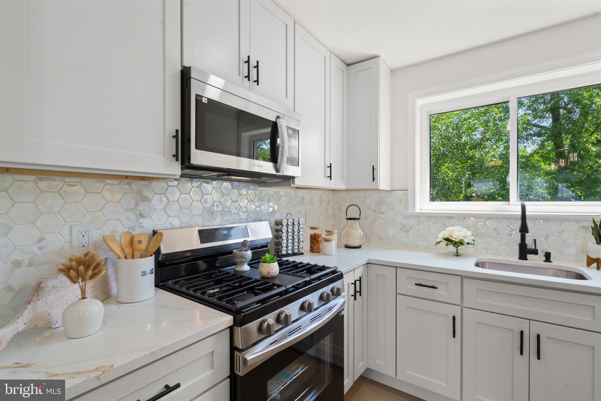 6103 Augusta Drive Springfield, VA 22150 - Photo 13 of 42