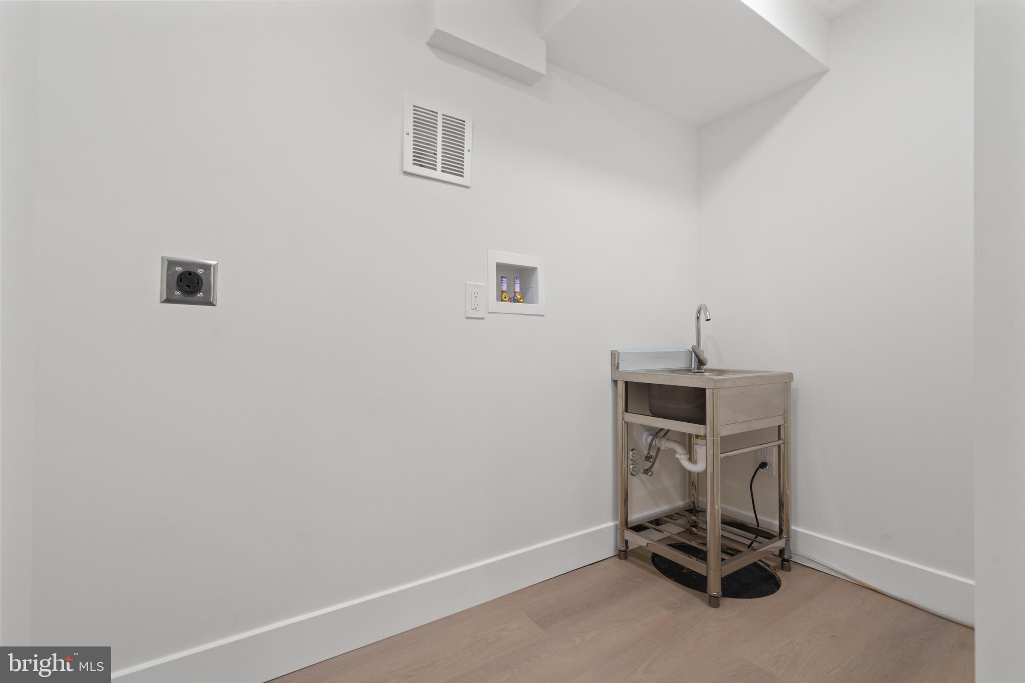 6103 Augusta Drive Springfield, VA 22150 - Photo 32 of 42