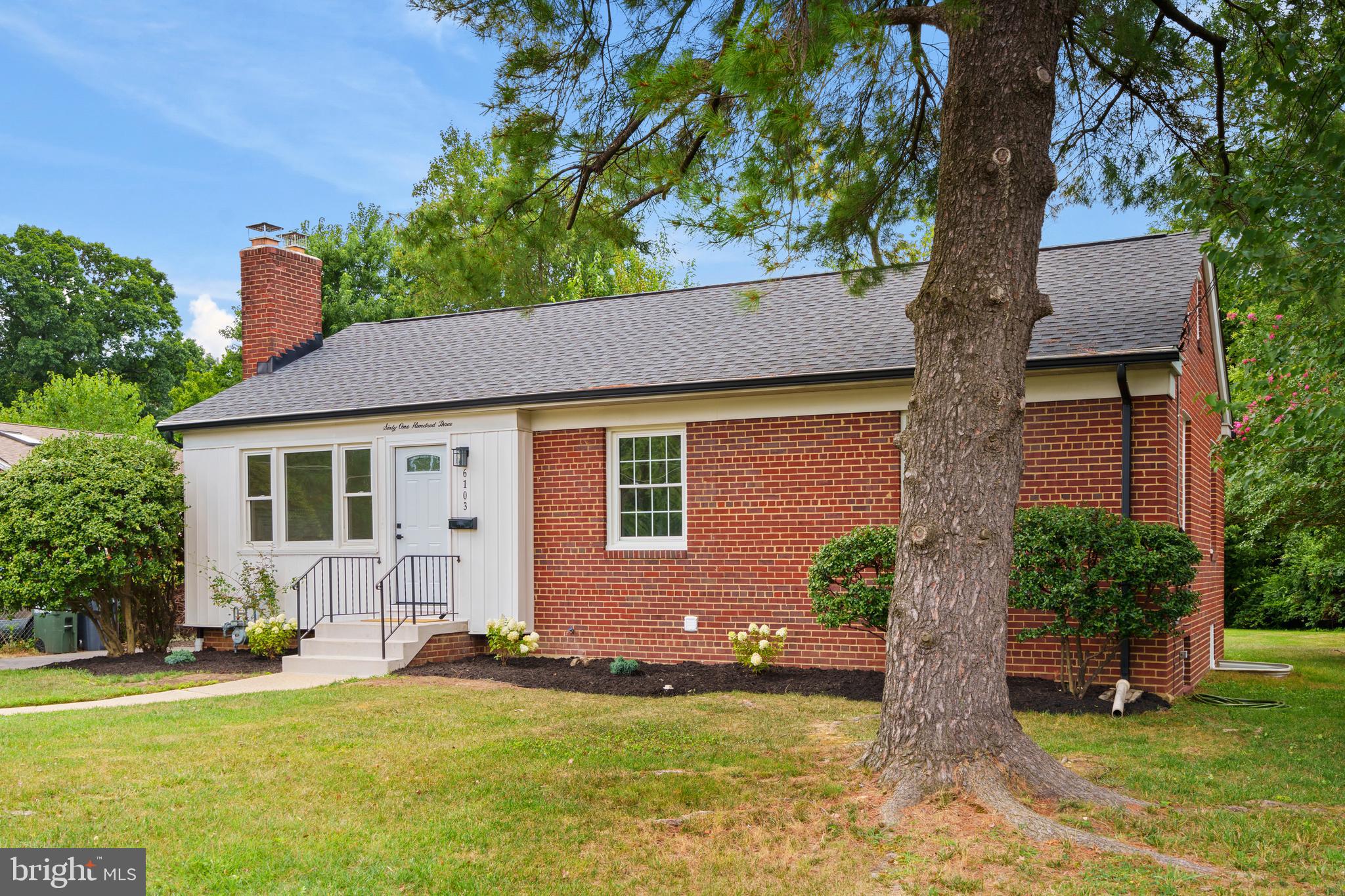 6103 Augusta Drive Springfield, VA 22150 - Photo 4 of 42