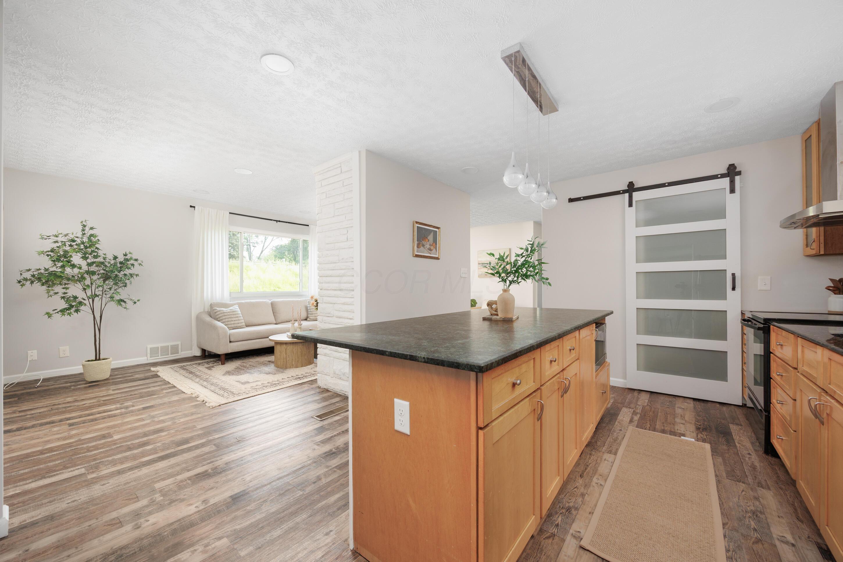 1366 Dyer Road Grove City, OH 43123 - Photo 13 of 49 Kitchen