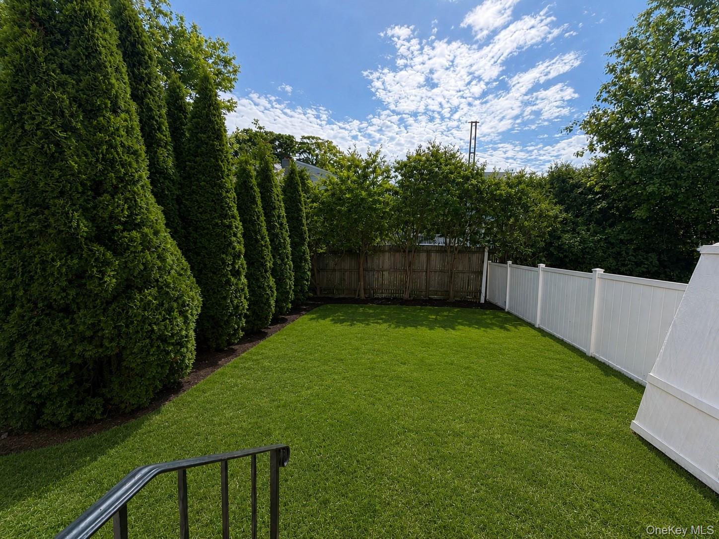 62 Hickory Road, Unit B Port Washington, NY 11050 - Photo 14 of 16 enhanced through AI