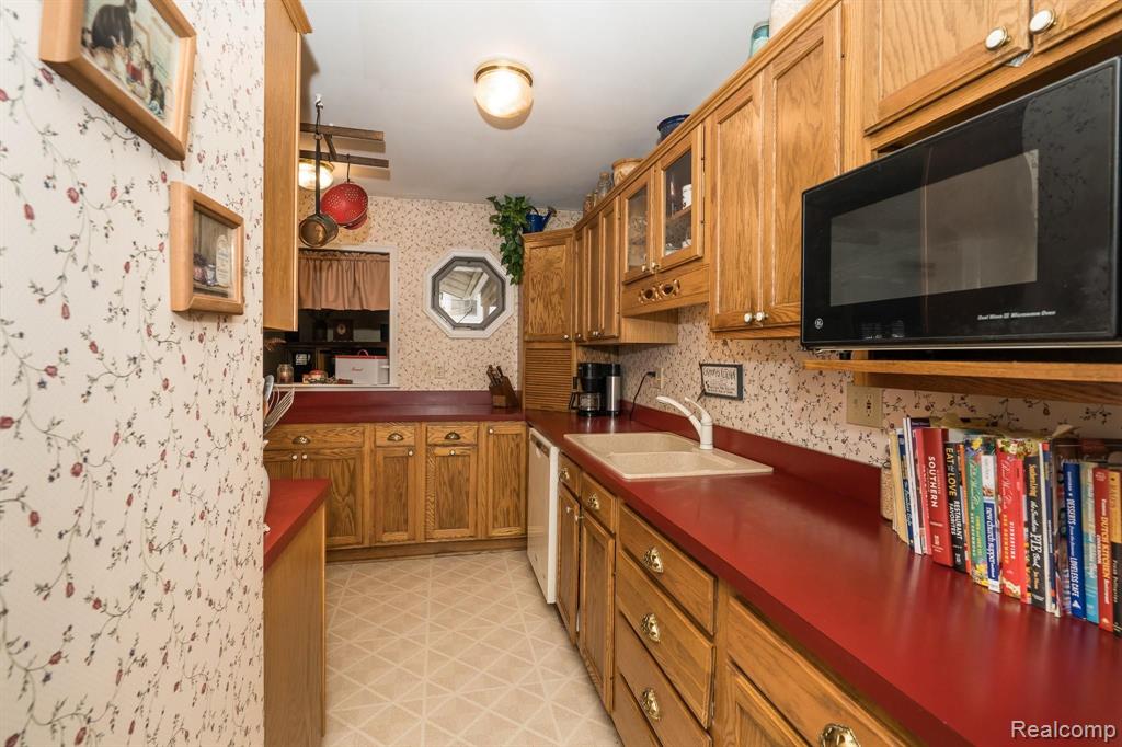 257 Nevada Avenue Rochester Hills, MI 48309 - Photo 17 of 36
