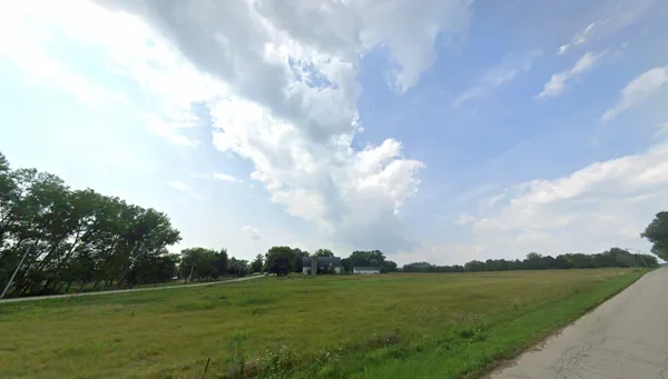 a view of a big yard with a big yard