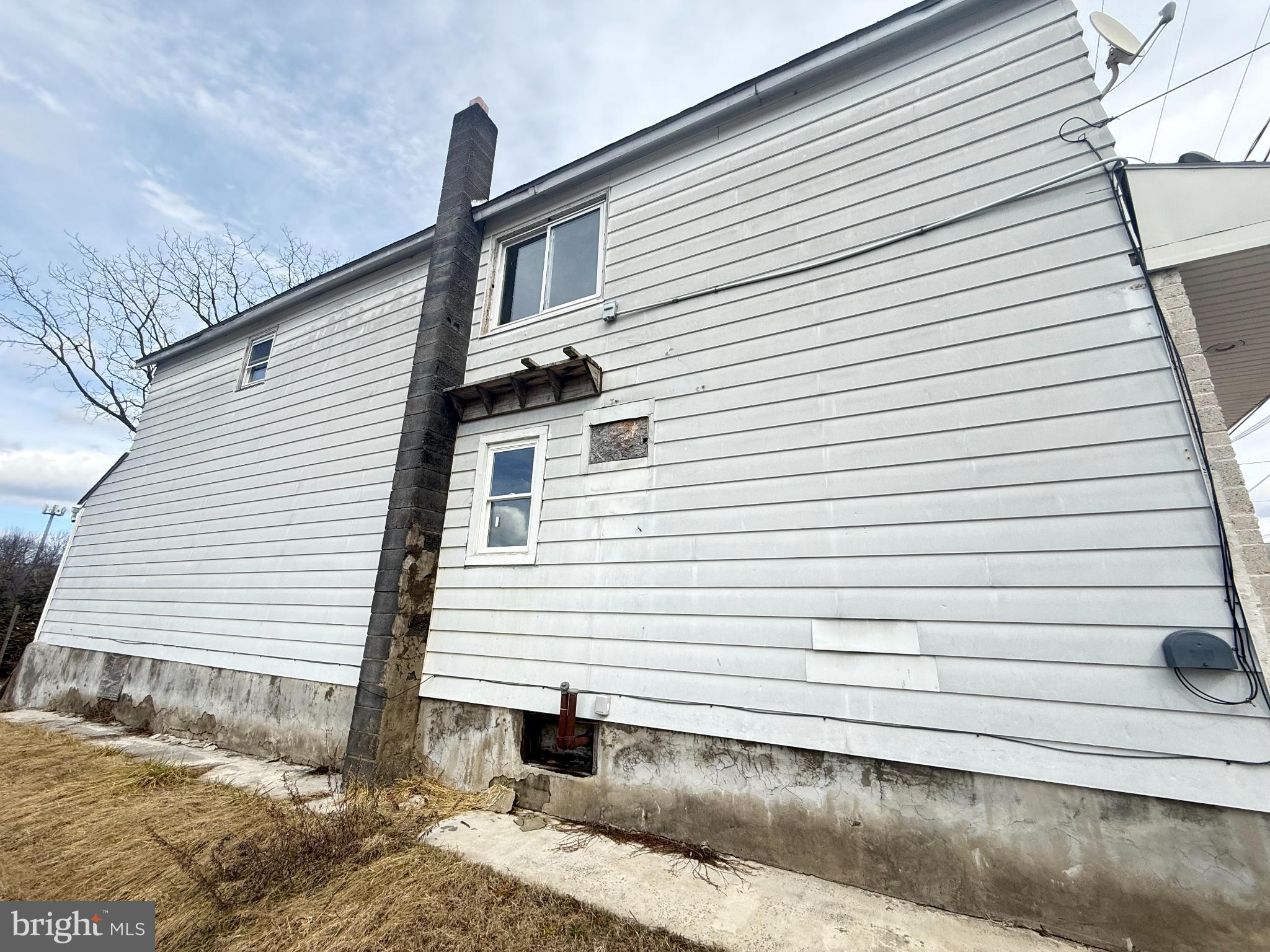 863 Main Street Sugar Notch, PA 18706 - Photo 10 of 10 a view of a back side of house