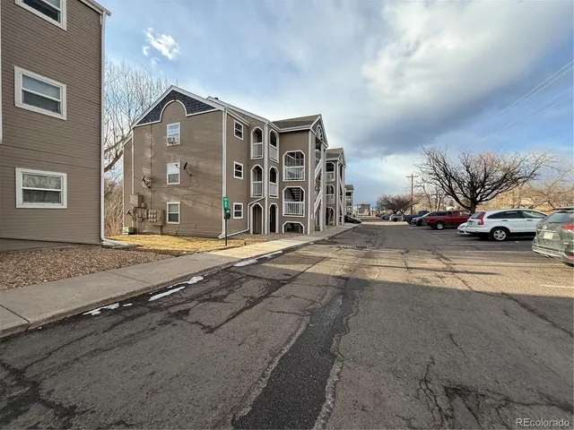 $215,500 | 1211 South Gilbert Street, Castle Rock, CO 80104