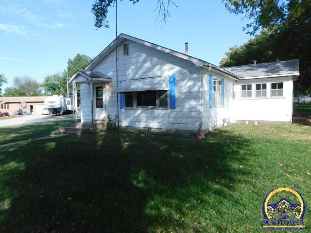 504 2nd Street Whiting, KS 66552 - Photo 1 of 11