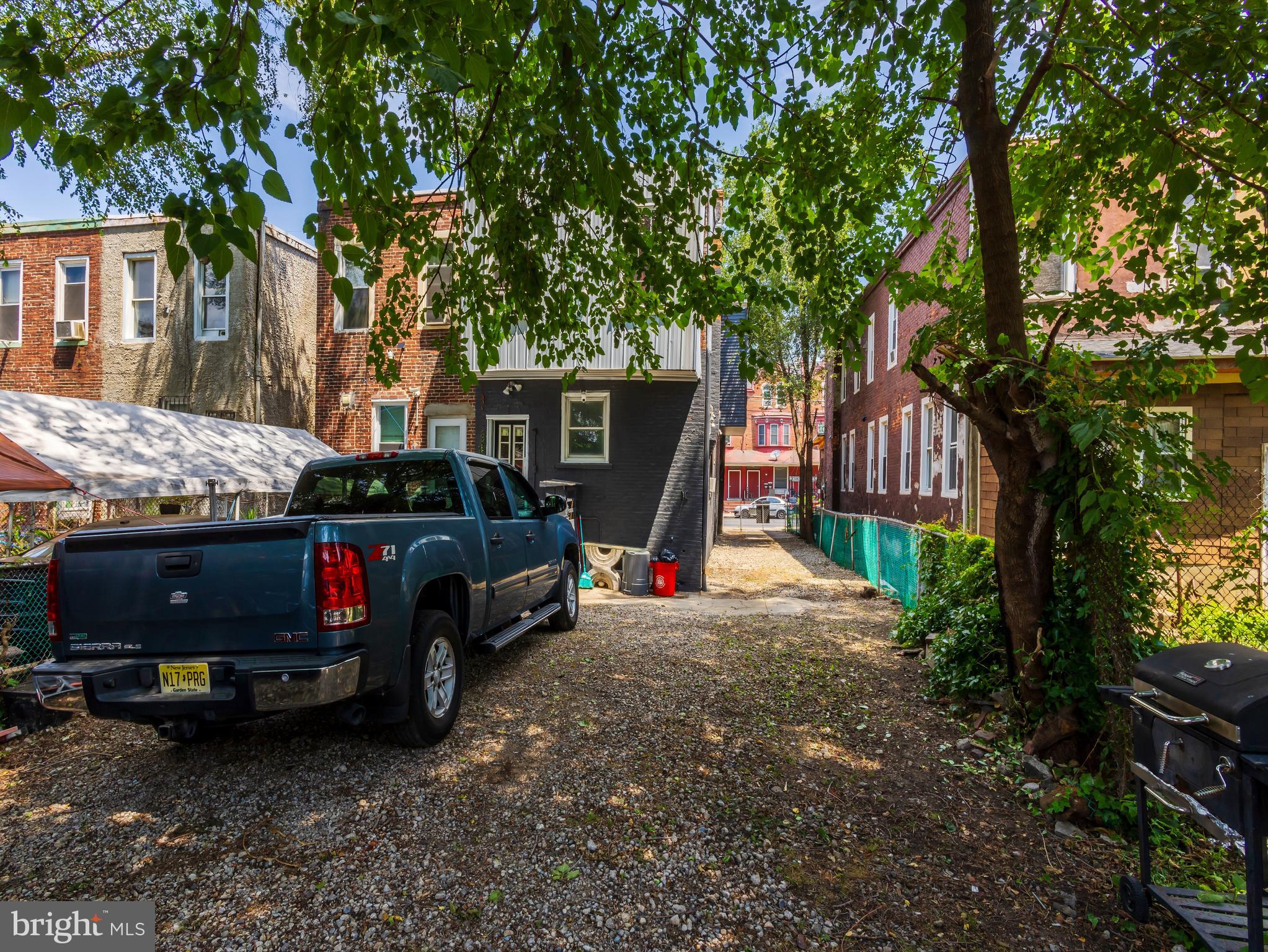 424 State Street Camden, NJ 08102 - Photo 33 of 36 a view of outdoor space and deck