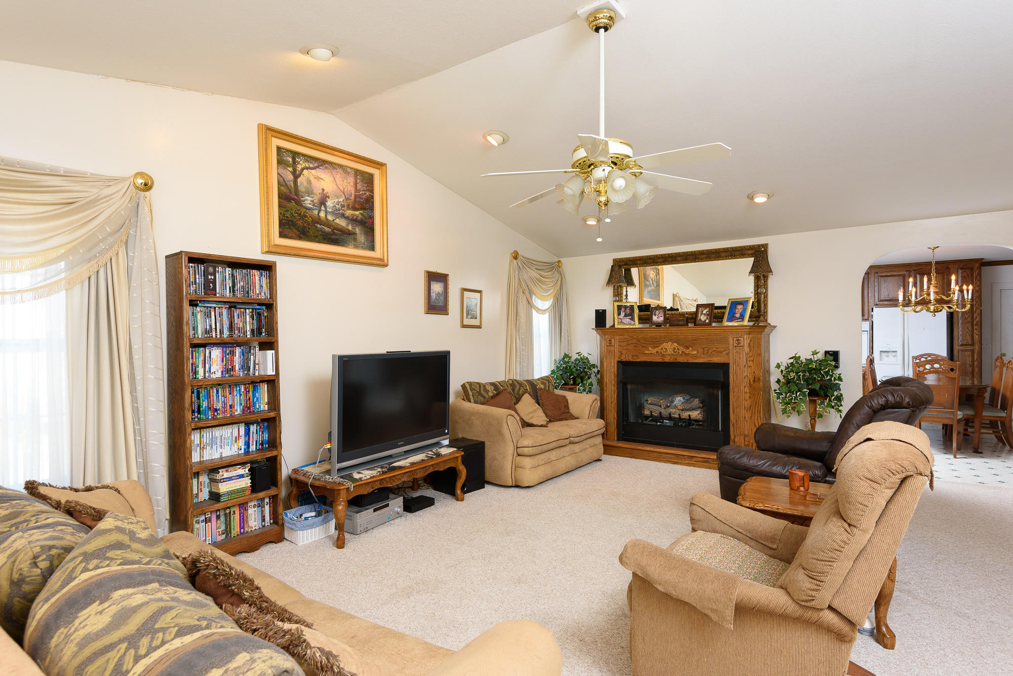 221 Wilder Road Chickamauga, GA 30707 - Photo 6 of 25 Living Room
