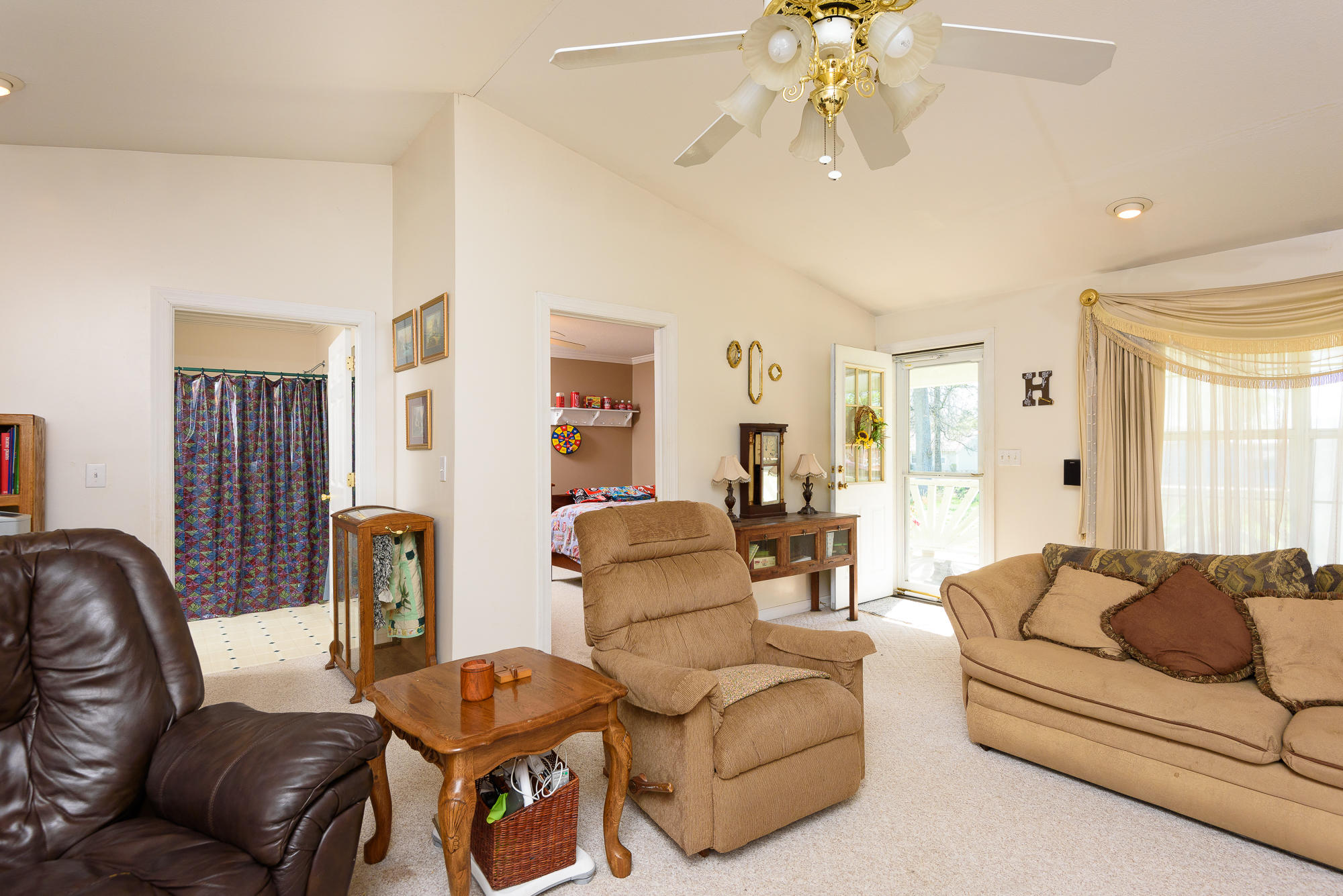 221 Wilder Road Chickamauga, GA 30707 - Photo 7 of 25 Living Room