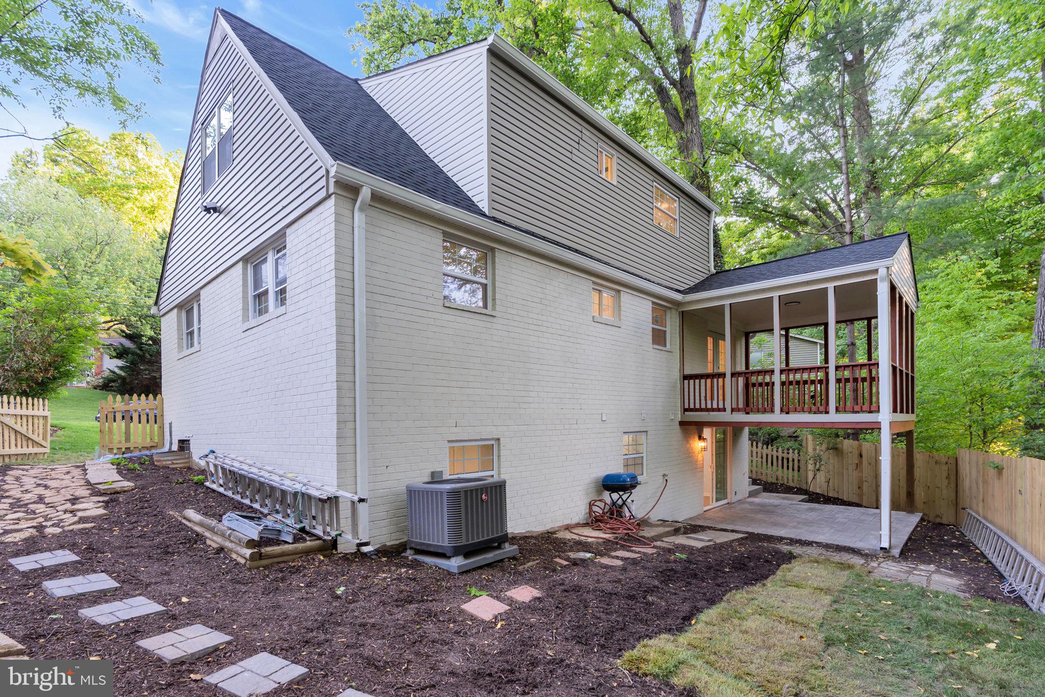 8441 Thames Street Springfield, VA 22151 - Photo 1 of 47