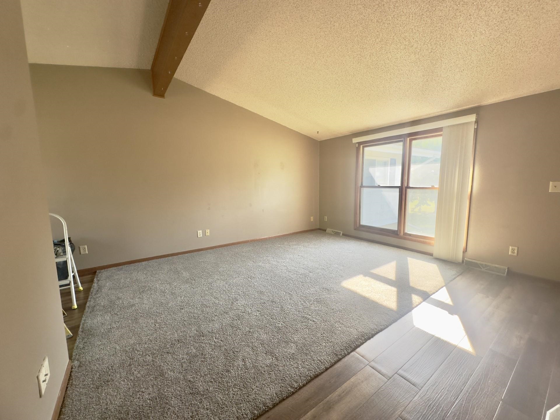 550 Hanabarger Street Lanark, IL 61046 - Photo 15 of 21 a view of an empty room with a window