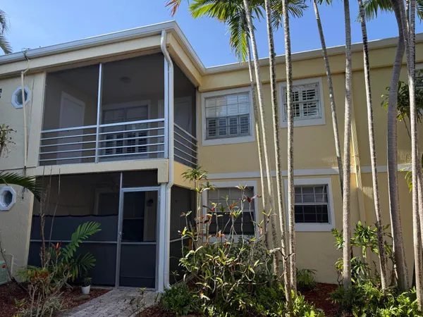 $199,000 | 320 Southeast 10th Street, Unit C, Pompano Beach, FL 33060