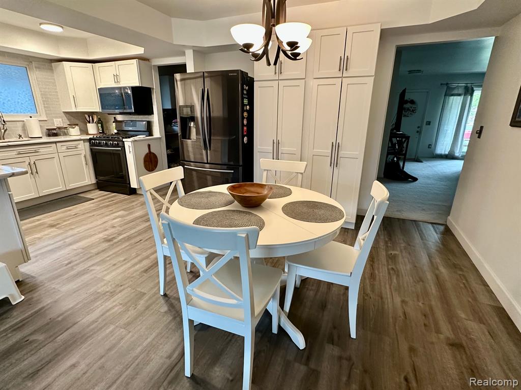 44298 Arlington Road Canton, MI 48187 - Photo 9 of 24