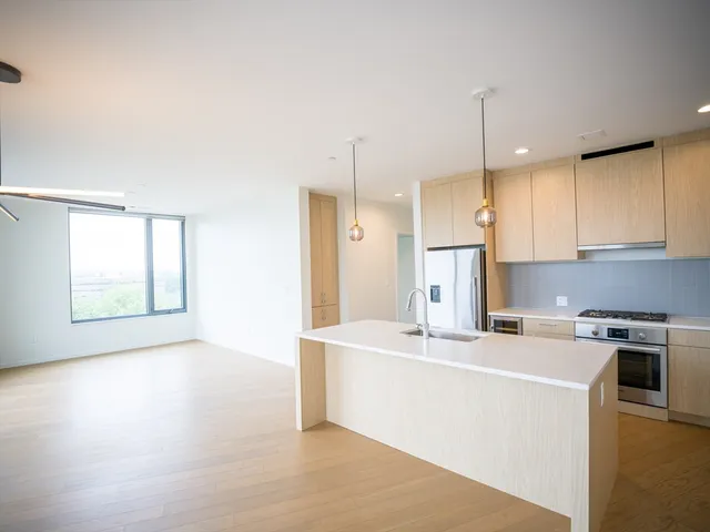 $849,000 | 57 Quincy Shore Drive, Unit 614, Quincy, MA 02171