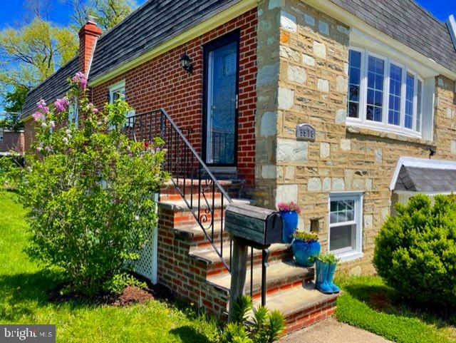 9978 Woodfern Road Philadelphia, PA 19115 - Photo 4 of 30