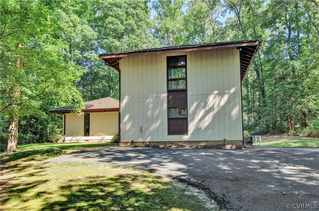 9000 Reigate Road North Chesterfield, VA 23236 - Photo 2 of 23